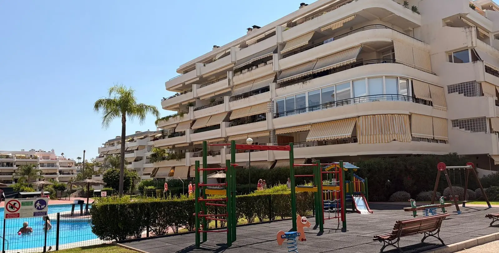 Sale of middle floor apartment in Guadalmina Alta 15