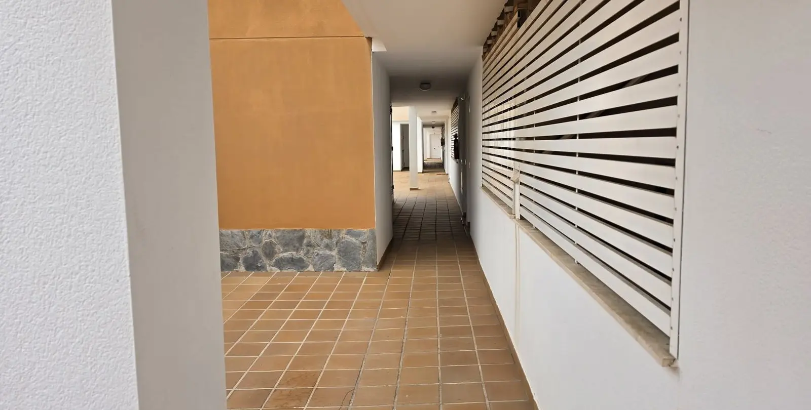 Venta de apartamento en planta media en Benalmadena 2