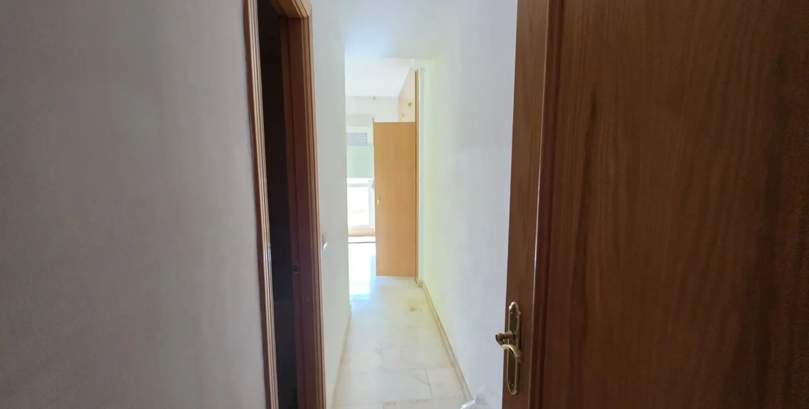 Venta de apartamento en planta media en Benalmadena 18