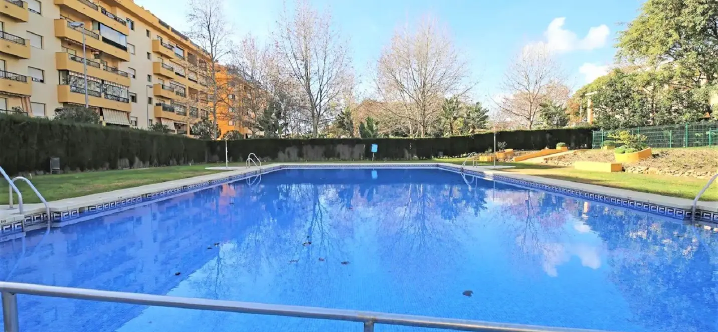 Sale of middle floor apartment in San Pedro de Alcántara 0