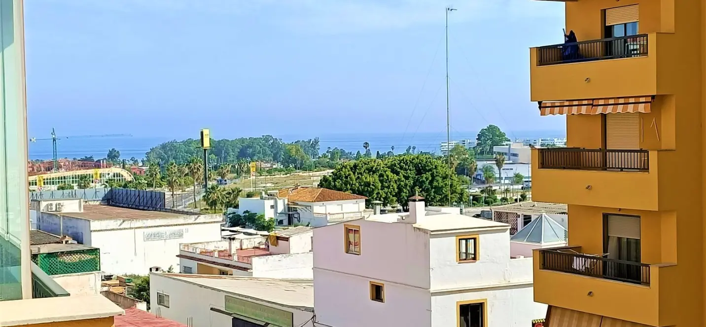 Sale of middle floor apartment in San Pedro de Alcántara 1