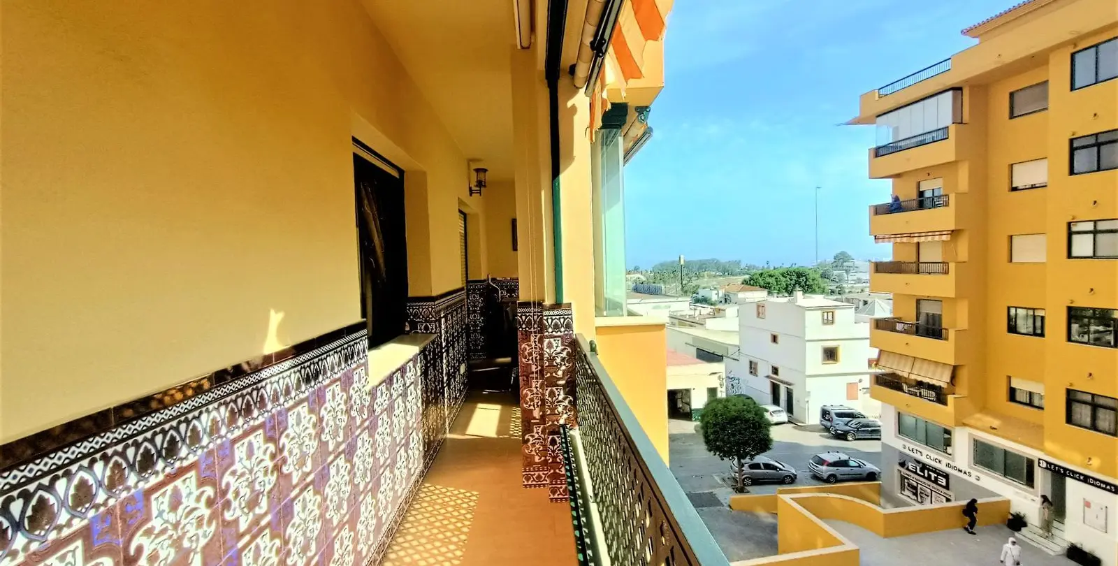 Sale of middle floor apartment in San Pedro de Alcántara 10