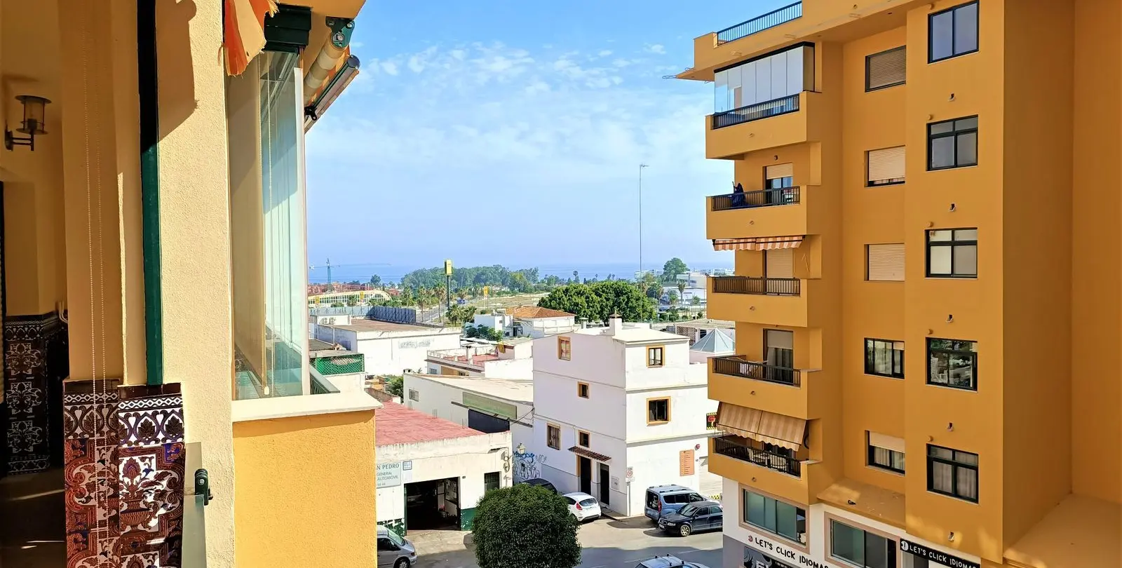 Sale of middle floor apartment in San Pedro de Alcántara 11