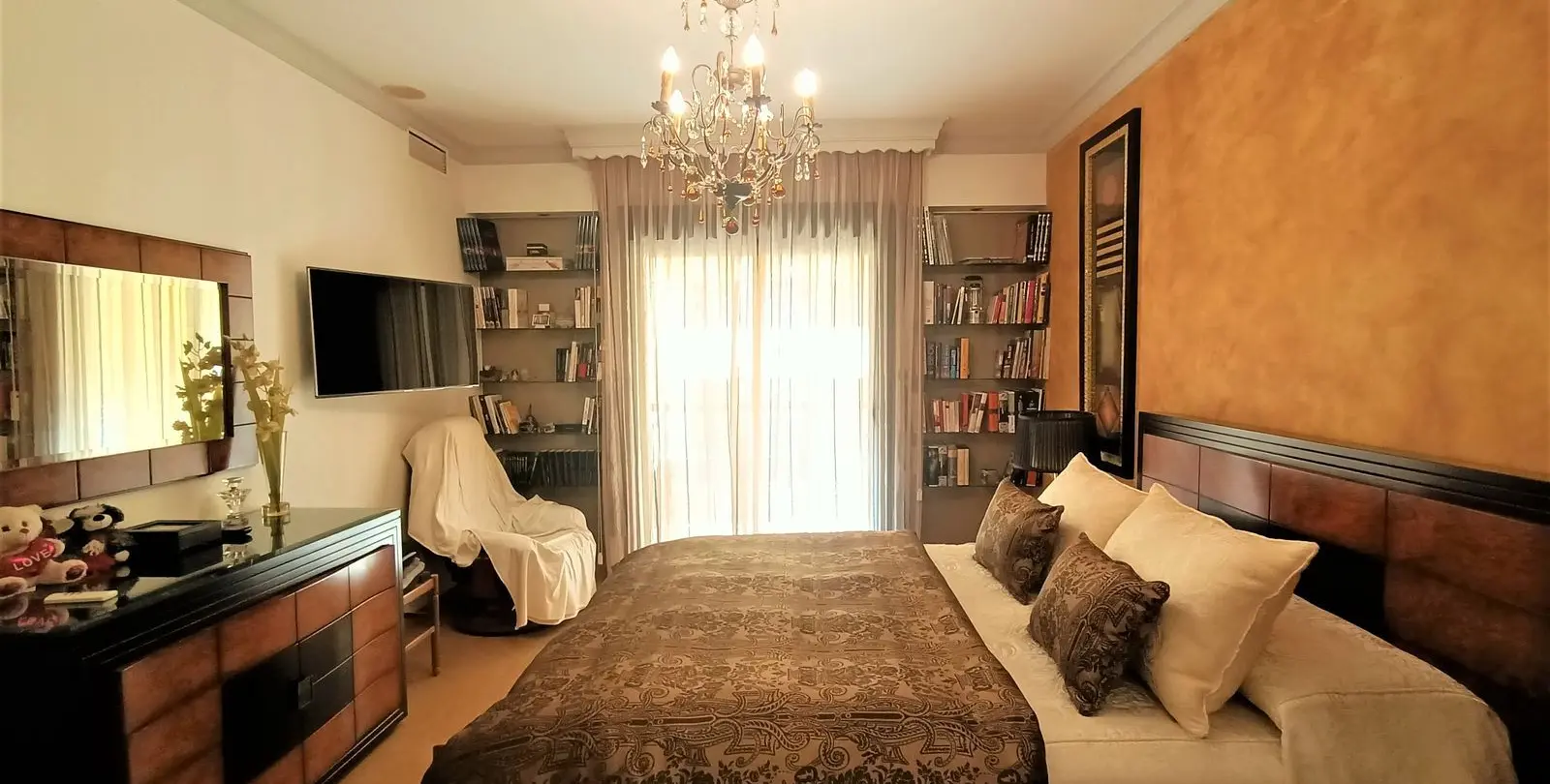 Sale of middle floor apartment in San Pedro de Alcántara 18
