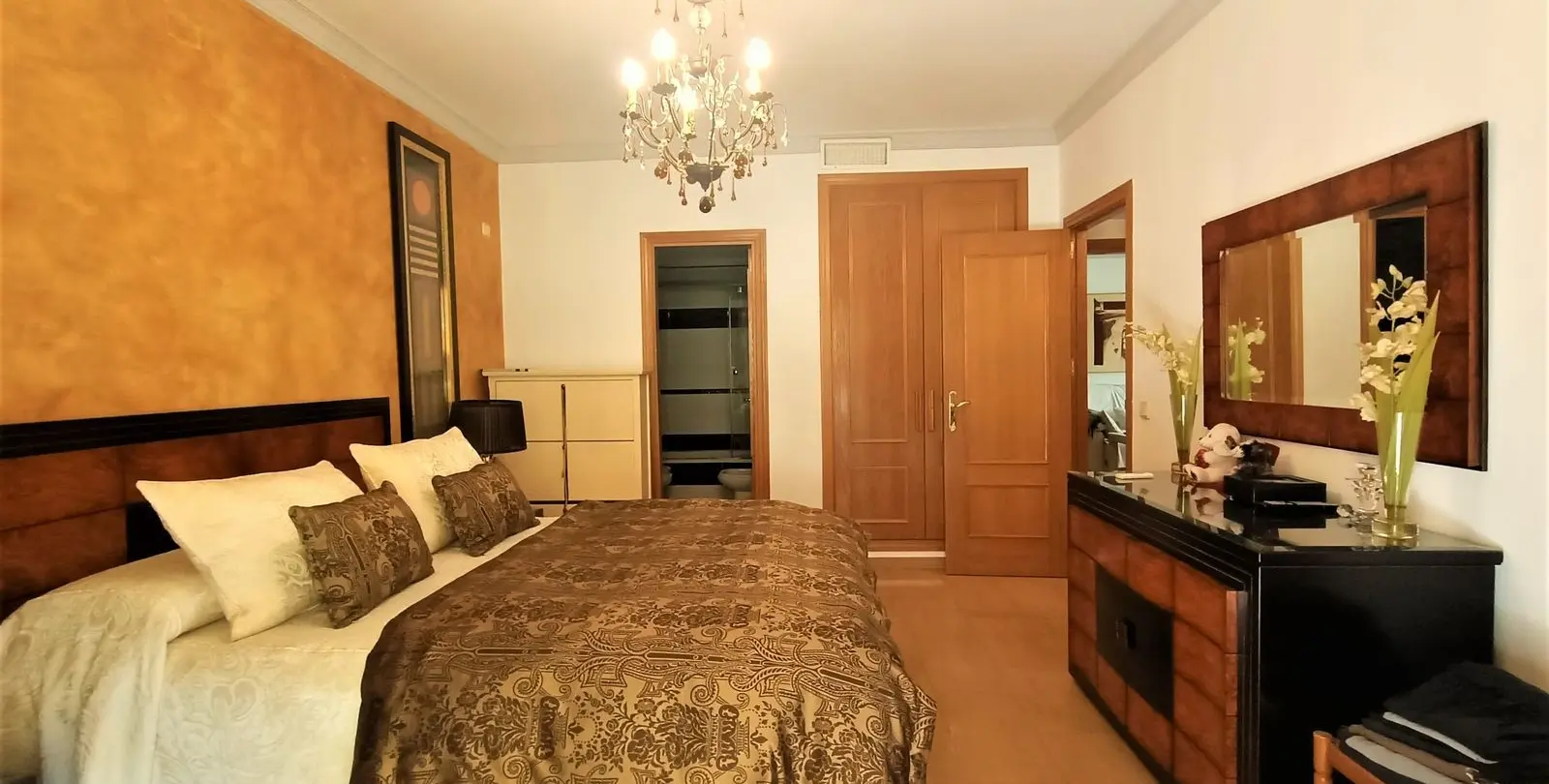 Sale of middle floor apartment in San Pedro de Alcántara 19