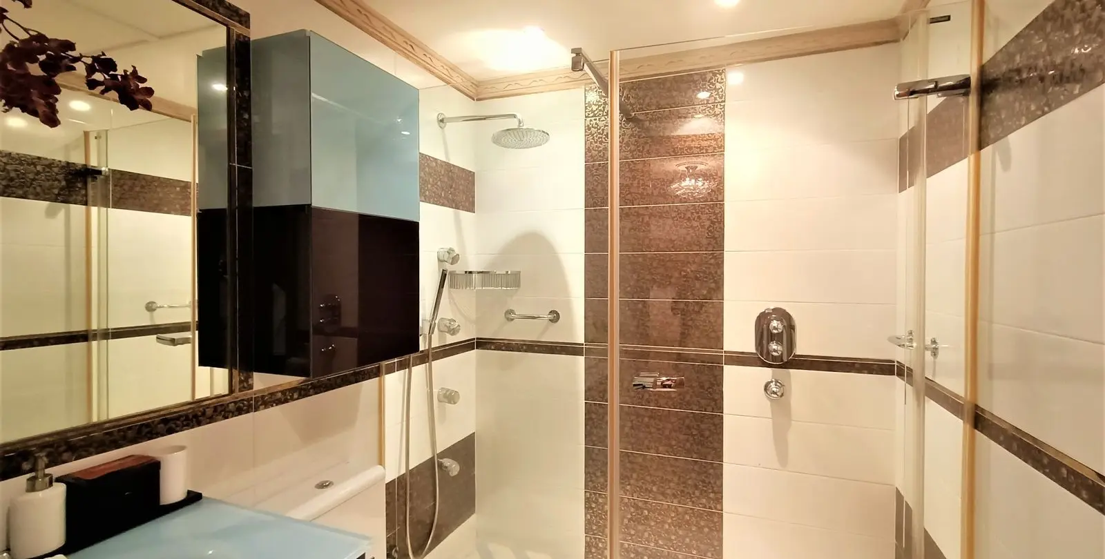 Sale of middle floor apartment in San Pedro de Alcántara 24