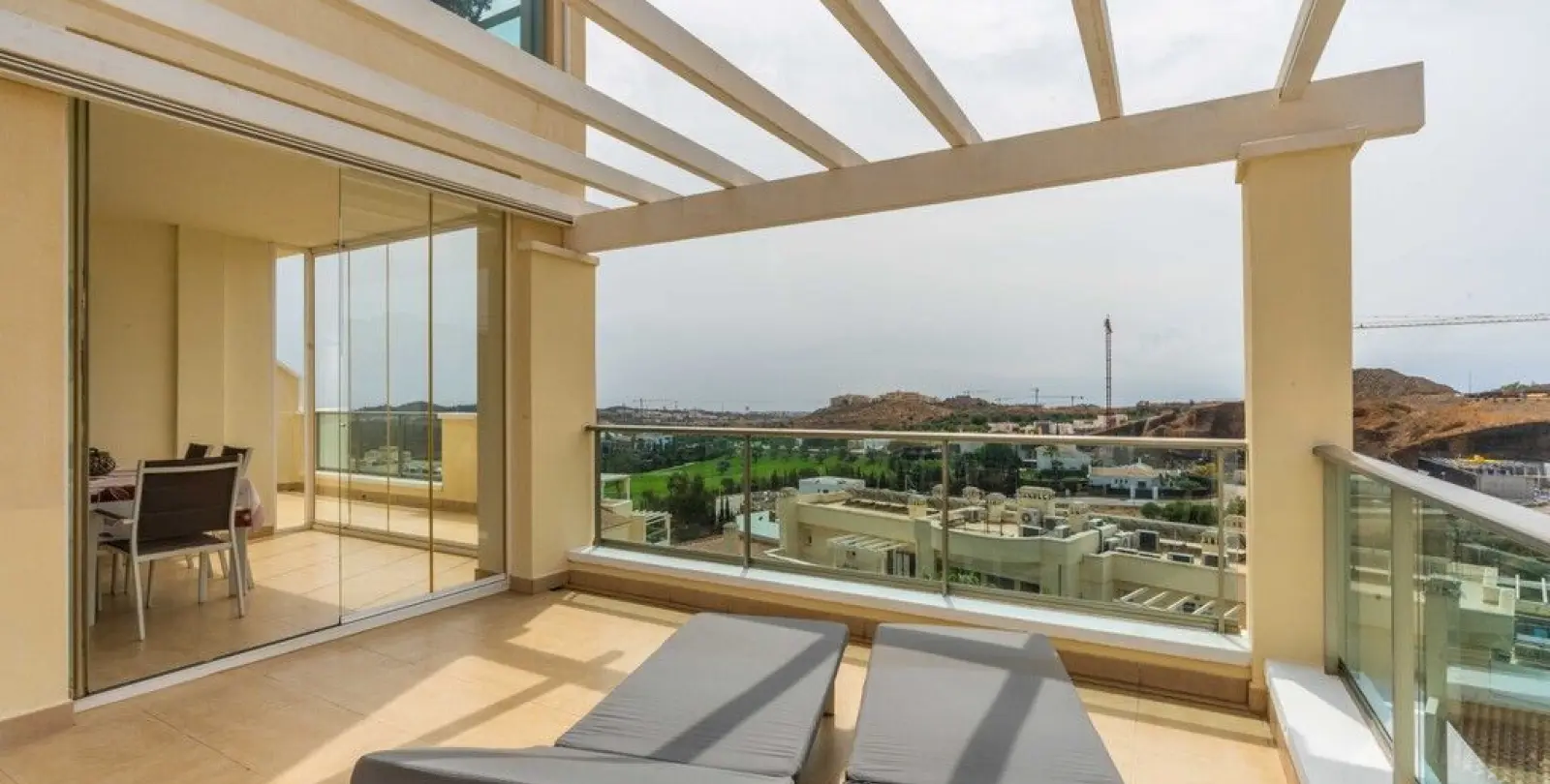 Sale of penthouse in Cerrado del Águila 14