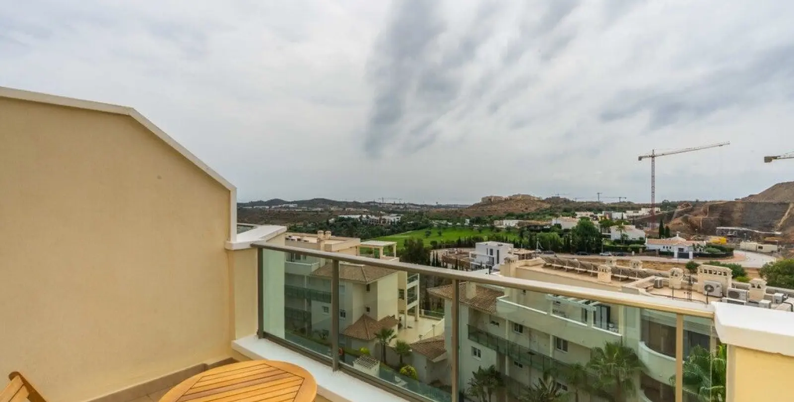 Sale of penthouse in Cerrado del Águila 19