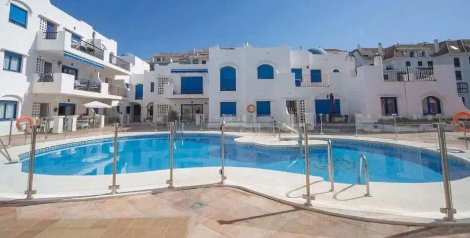 Sale of middle floor apartment in Marbella 1