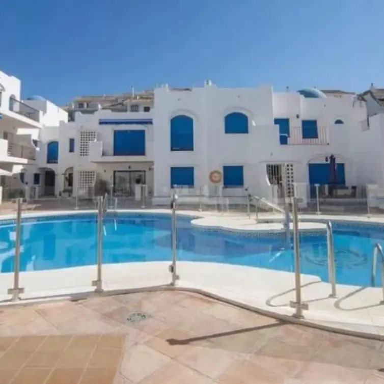 Sale of middle floor apartment in Marbella