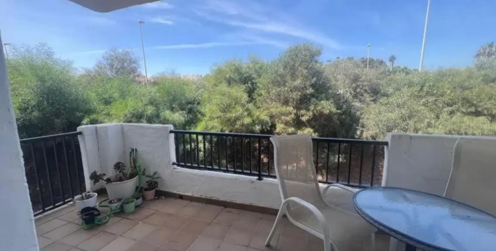 Sale of middle floor apartment in Marbella 2