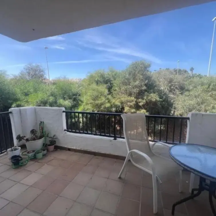 Sale of middle floor apartment in Marbella