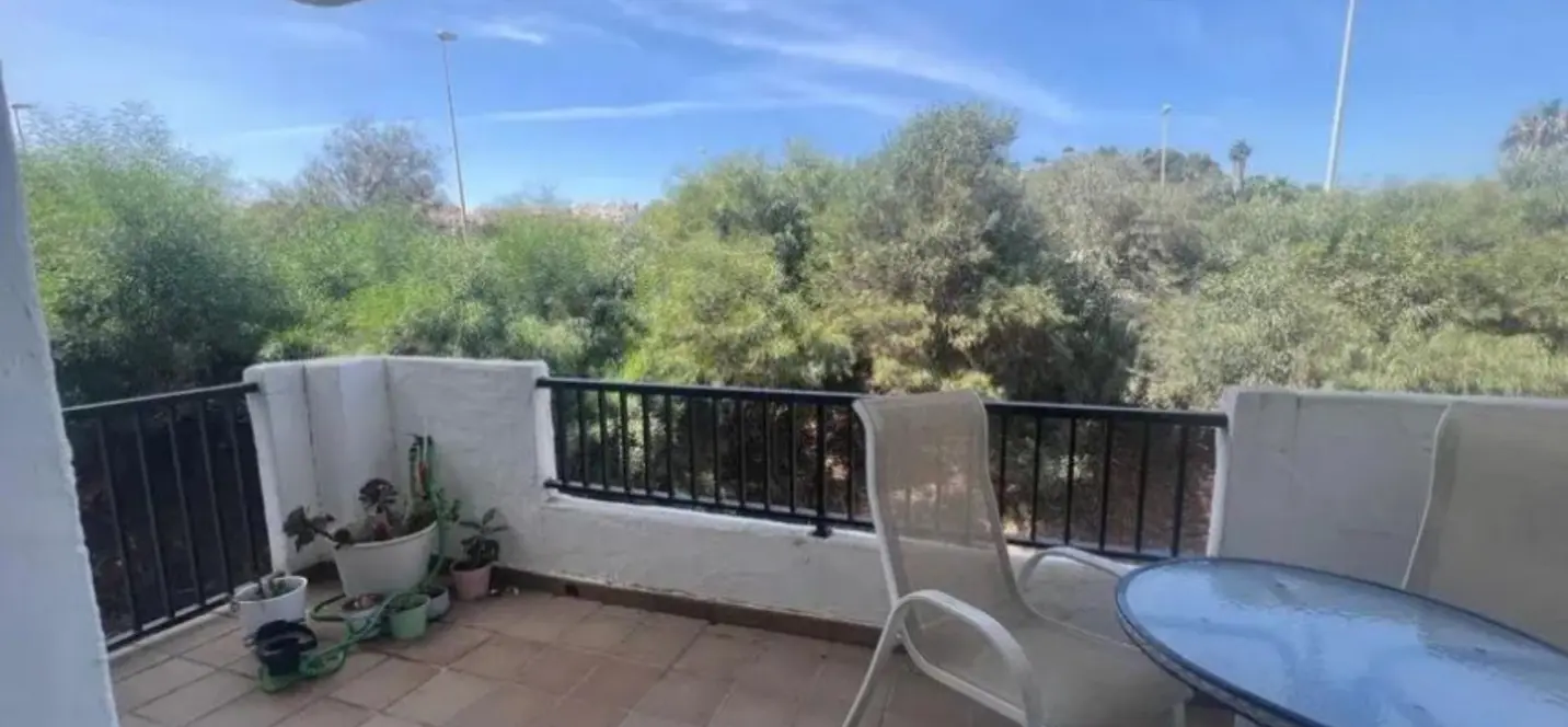 Sale of middle floor apartment in Marbella 1