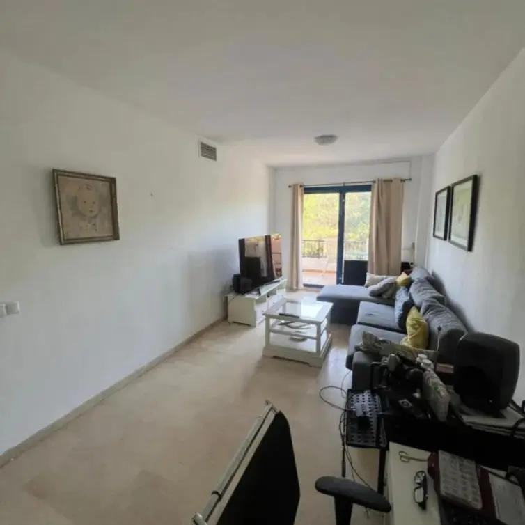 Sale of middle floor apartment in Marbella