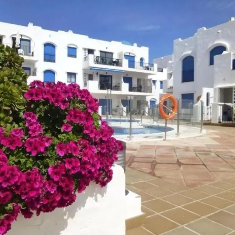 Sale of middle floor apartment in Marbella