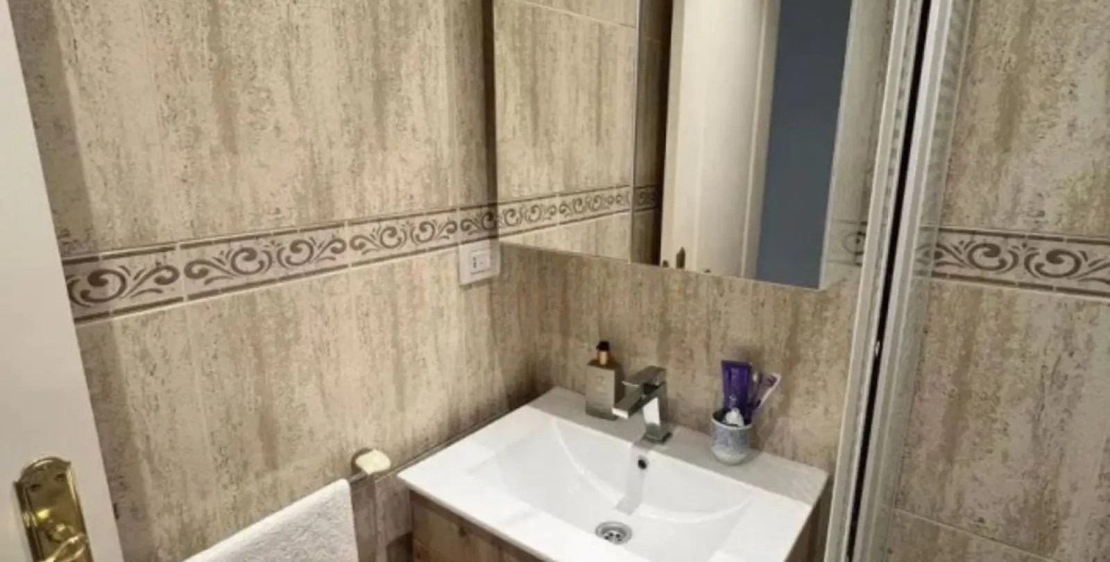 Sale of middle floor apartment in Marbella 13