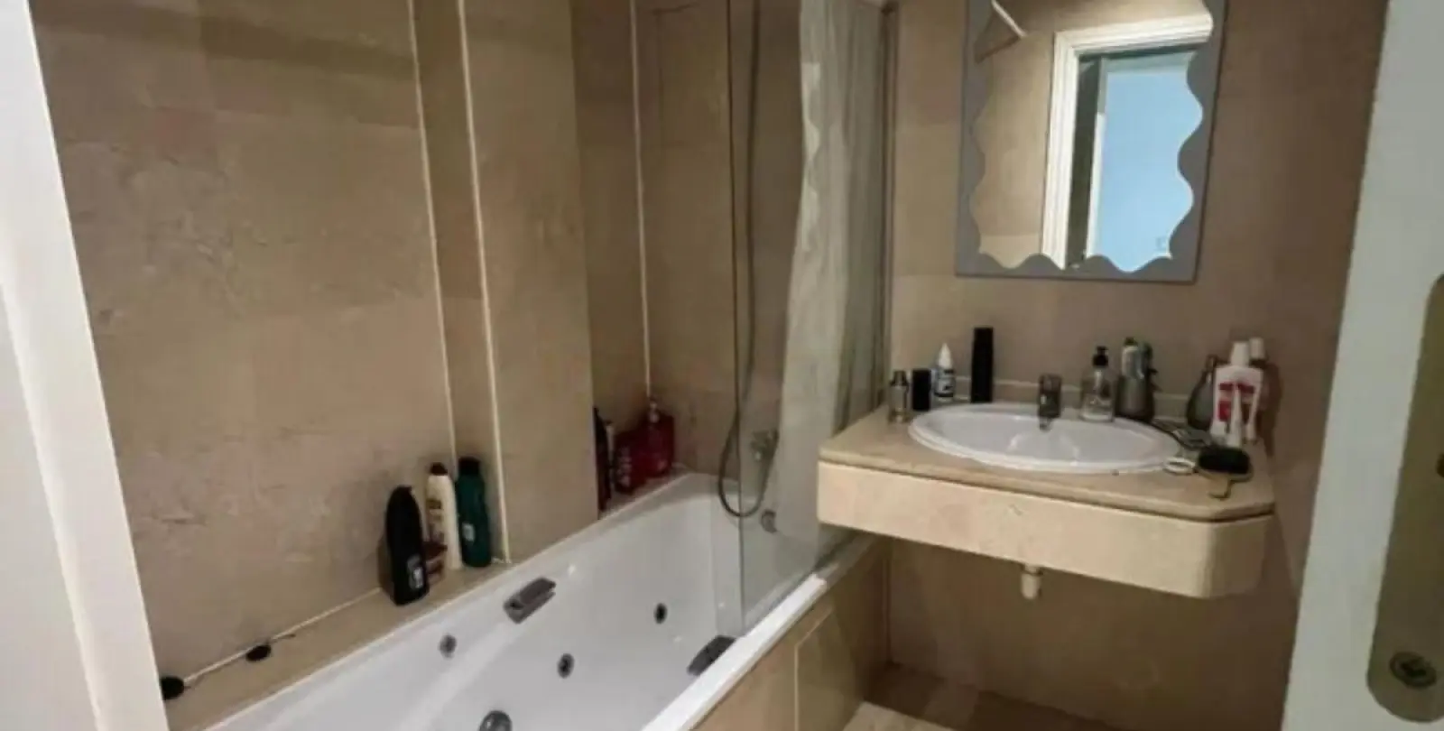 Sale of middle floor apartment in Marbella 17