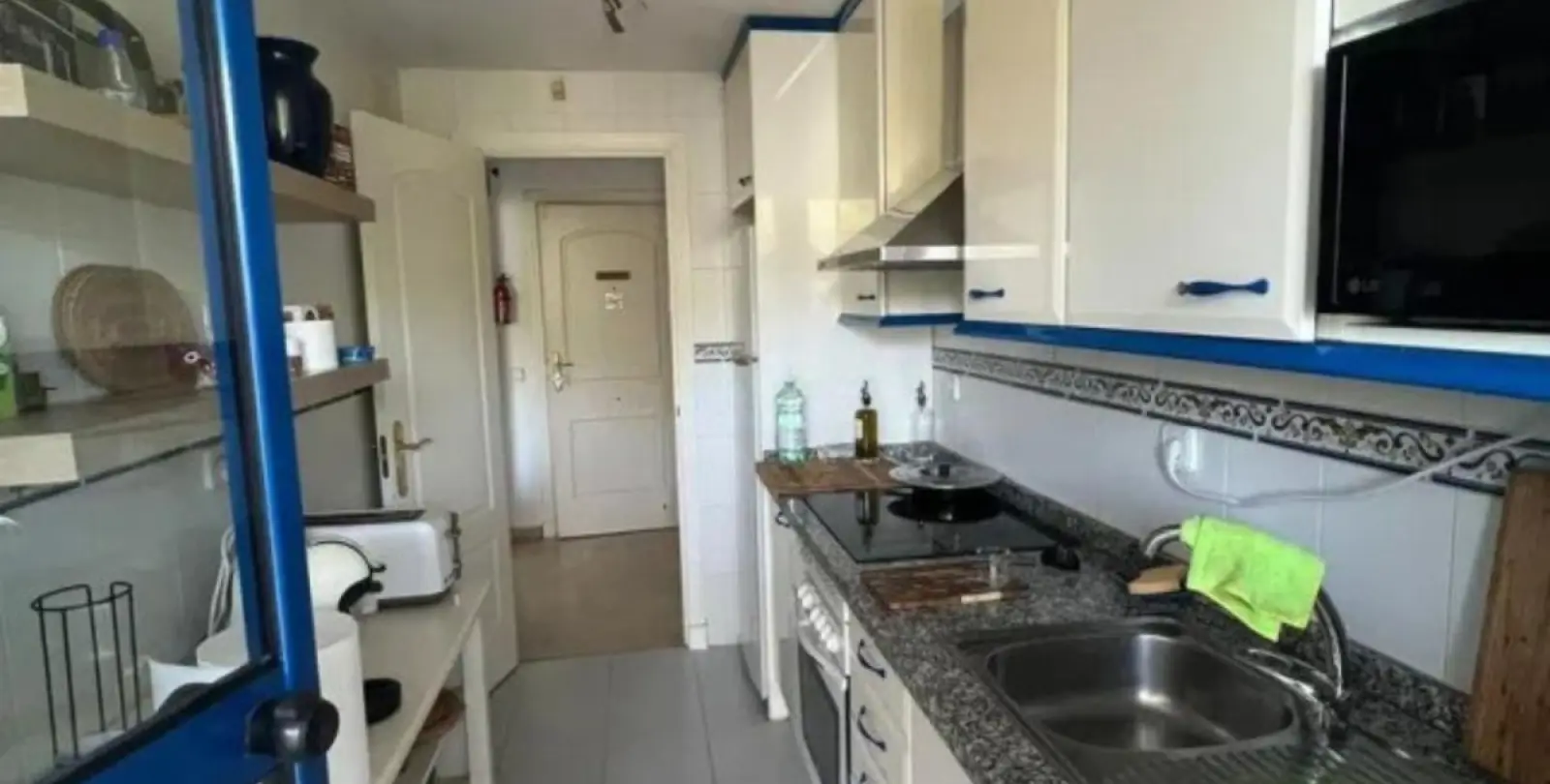 Sale of middle floor apartment in Marbella 24