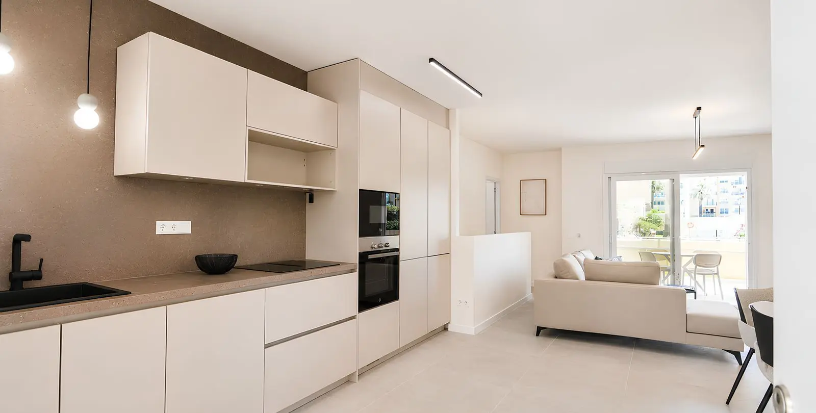 Sale of middle floor apartment in Los Boliches 1