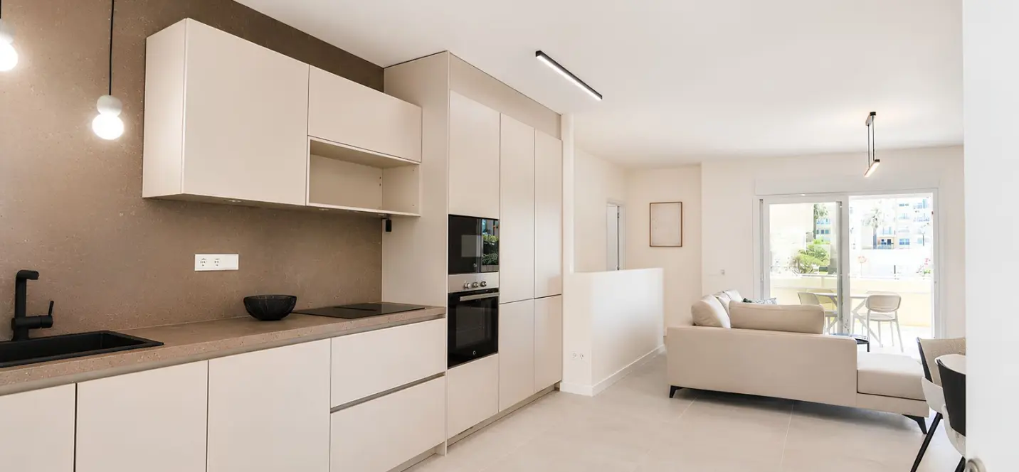 Sale of middle floor apartment in Los Boliches 0