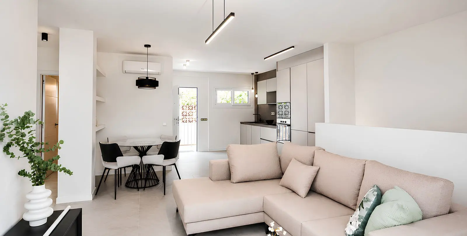 Sale of middle floor apartment in Los Boliches 4