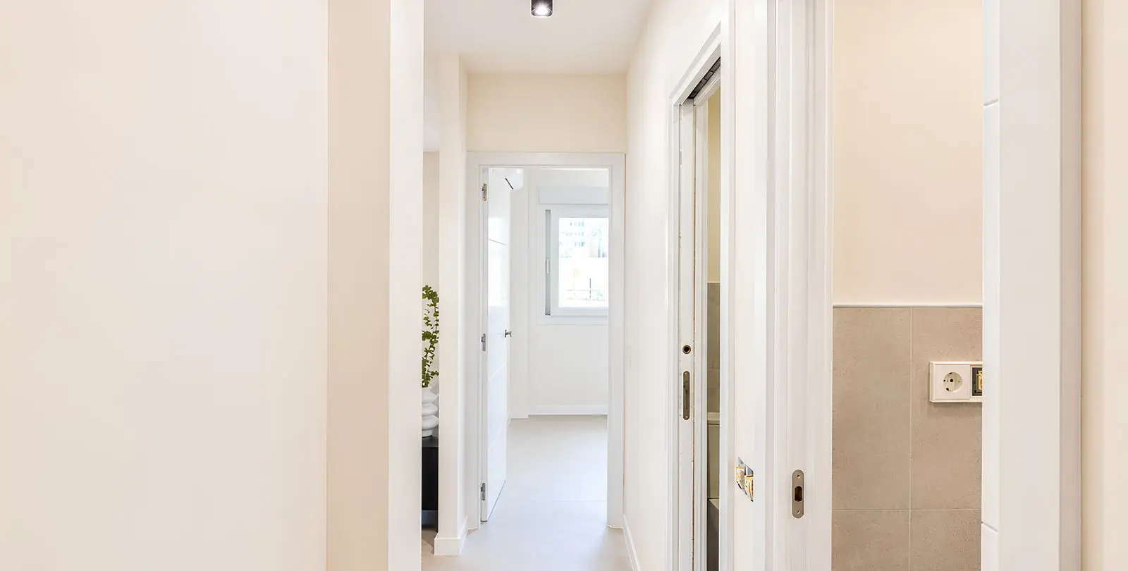 Sale of middle floor apartment in Los Boliches 12