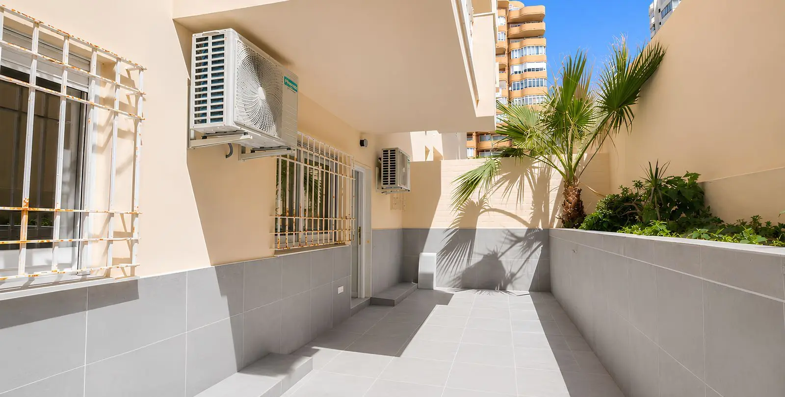 Sale of middle floor apartment in Los Boliches 31