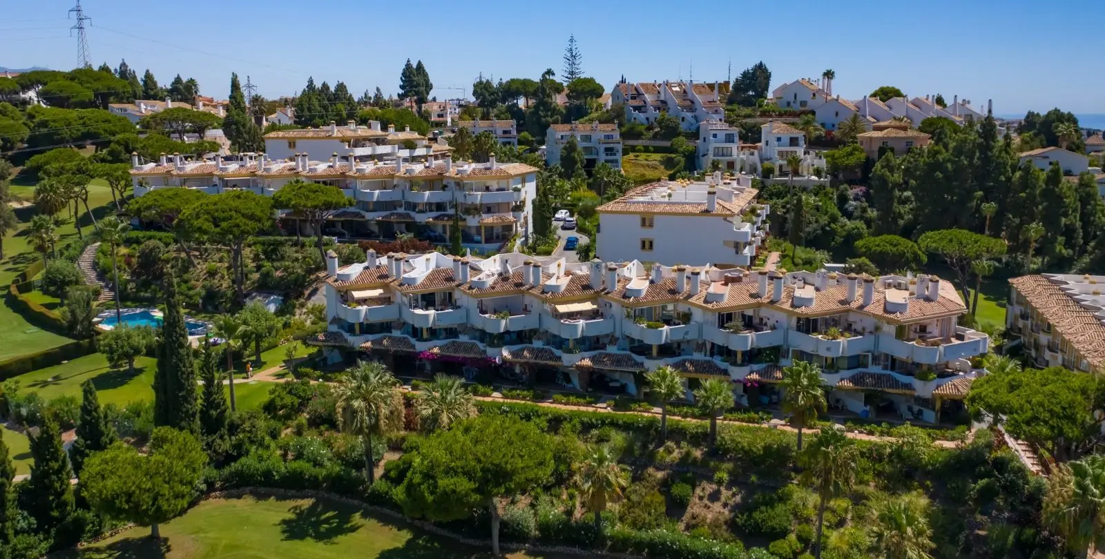 Sale of penthouse in Calahonda 3