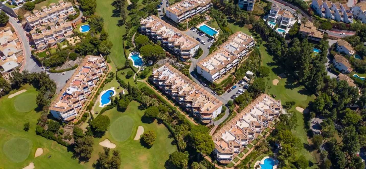 Sale of penthouse in Calahonda 3