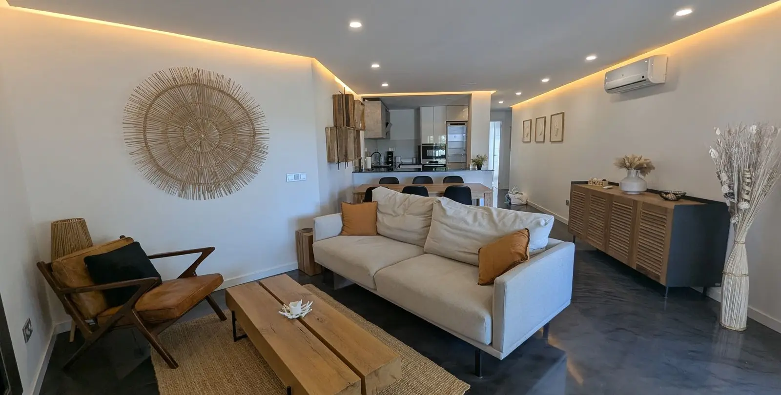 Sale of penthouse in Calahonda 10