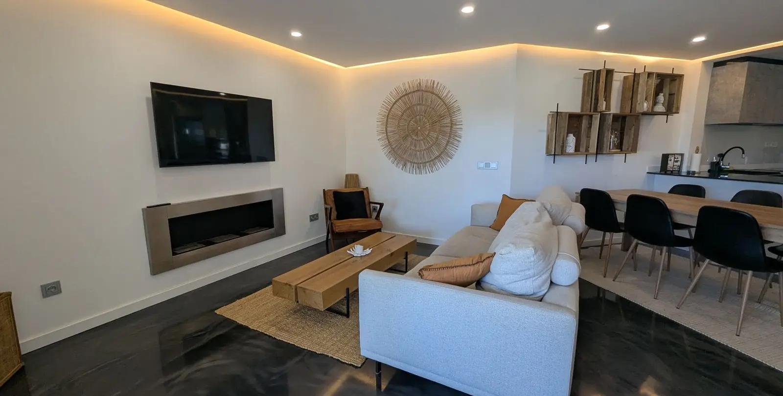 Sale of penthouse in Calahonda 13