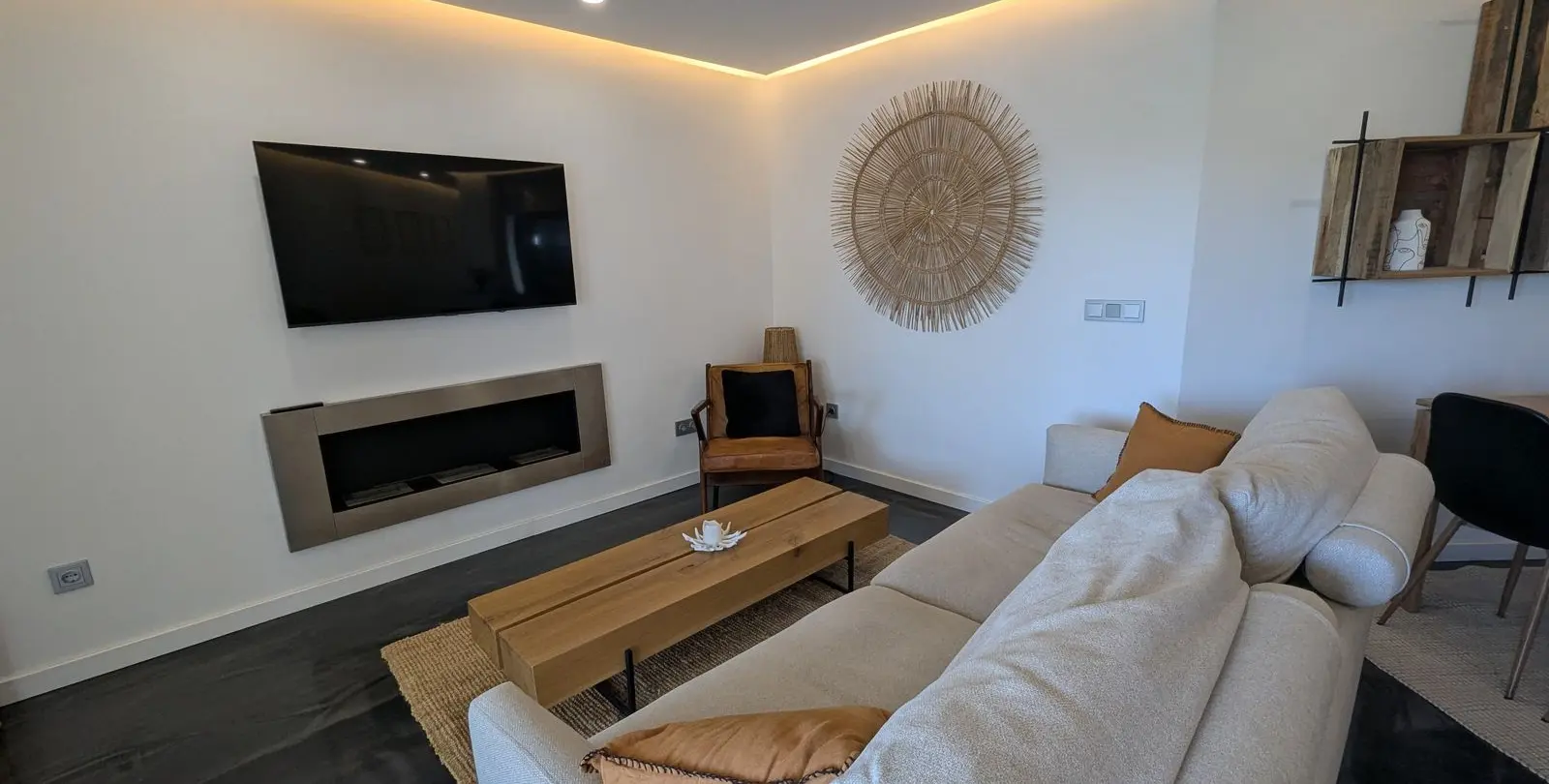 Sale of penthouse in Calahonda 15