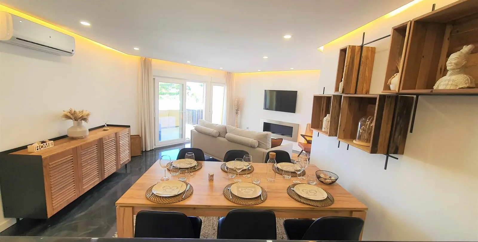 Sale of penthouse in Calahonda 17