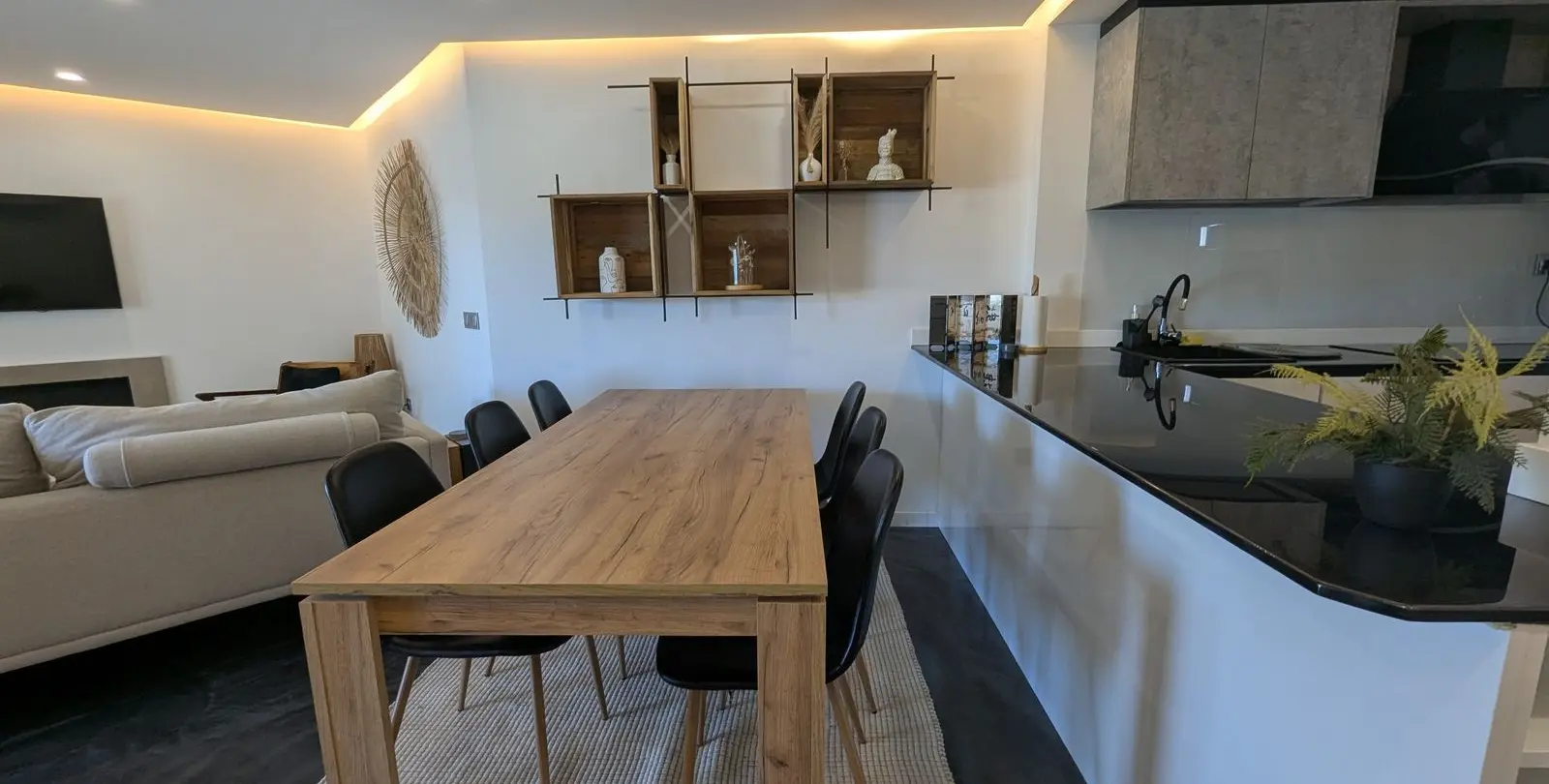 Sale of penthouse in Calahonda 18