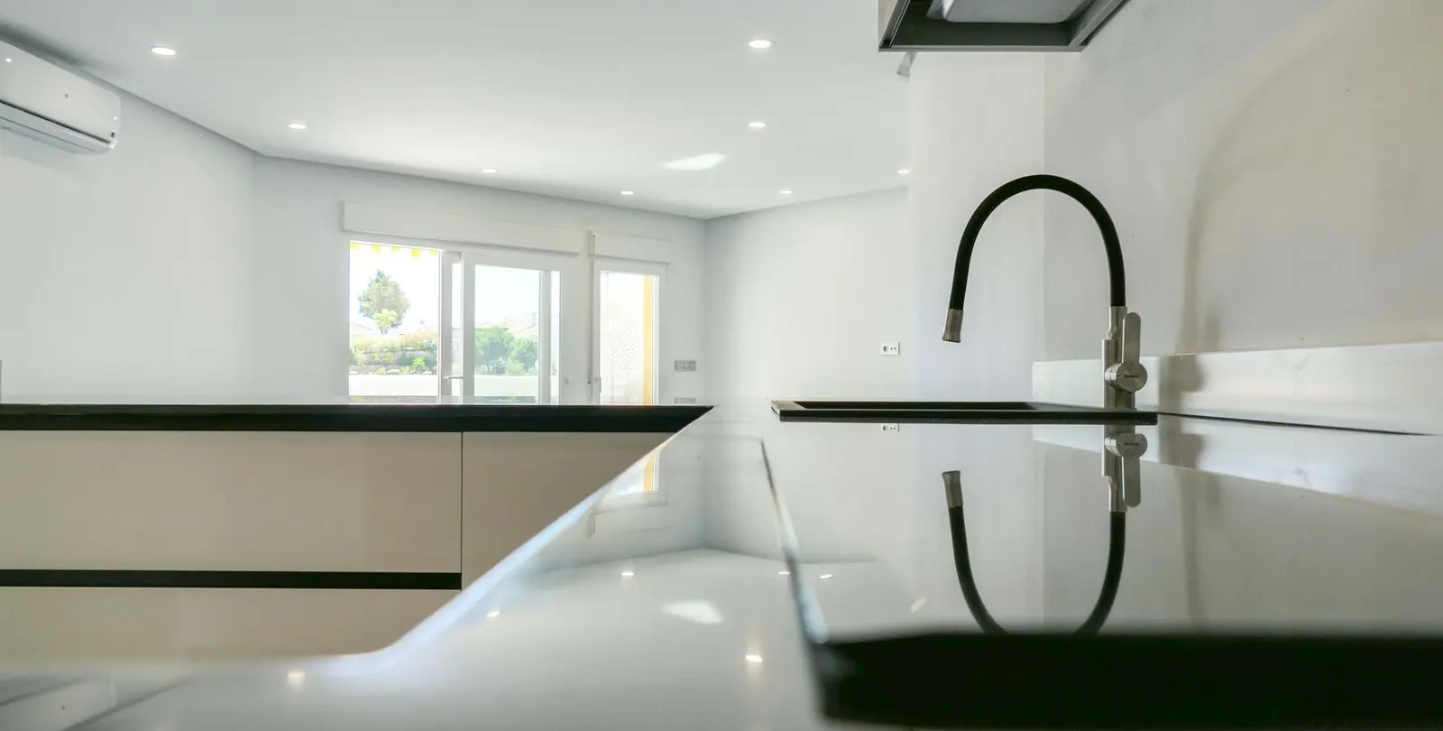 Sale of penthouse in Calahonda 21