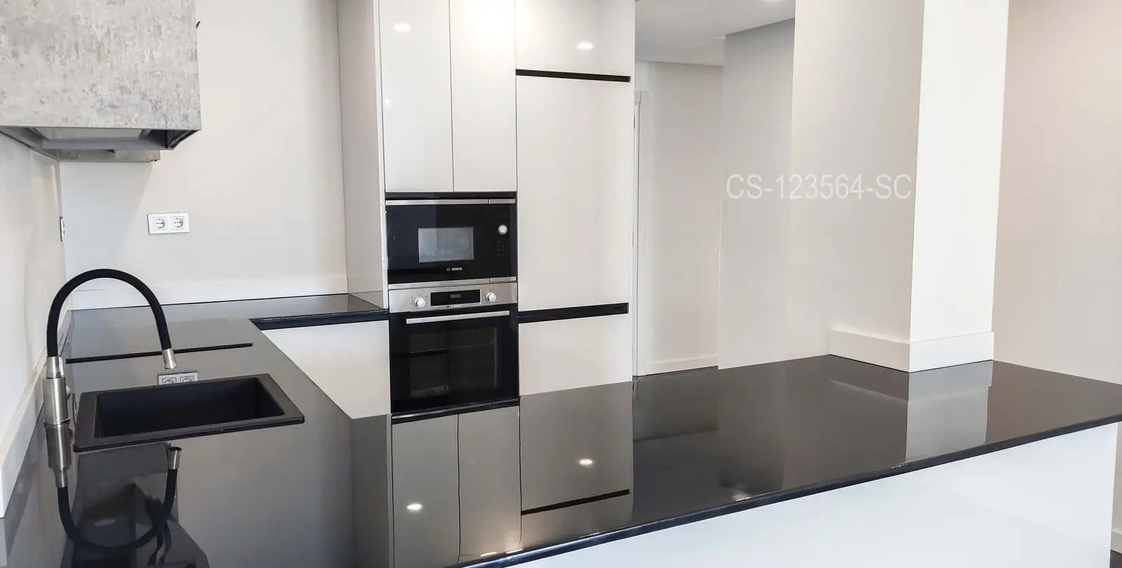 Sale of penthouse in Calahonda 22