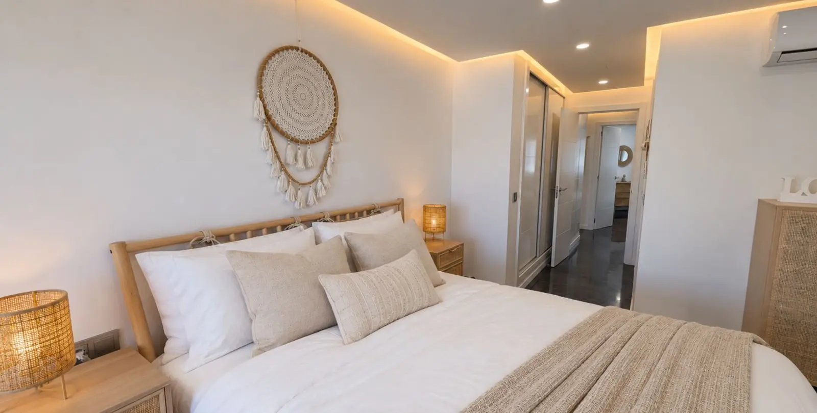 Sale of penthouse in Calahonda 29