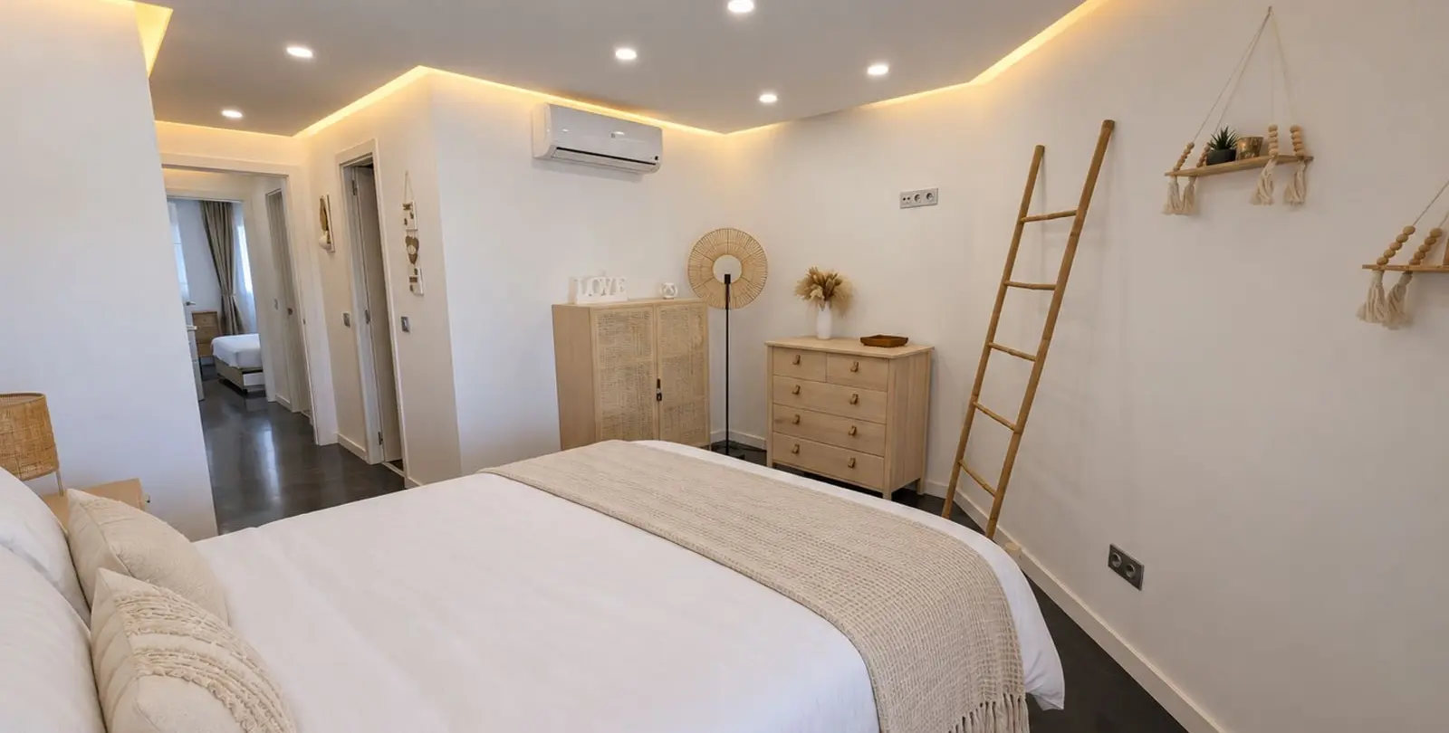 Sale of penthouse in Calahonda 30