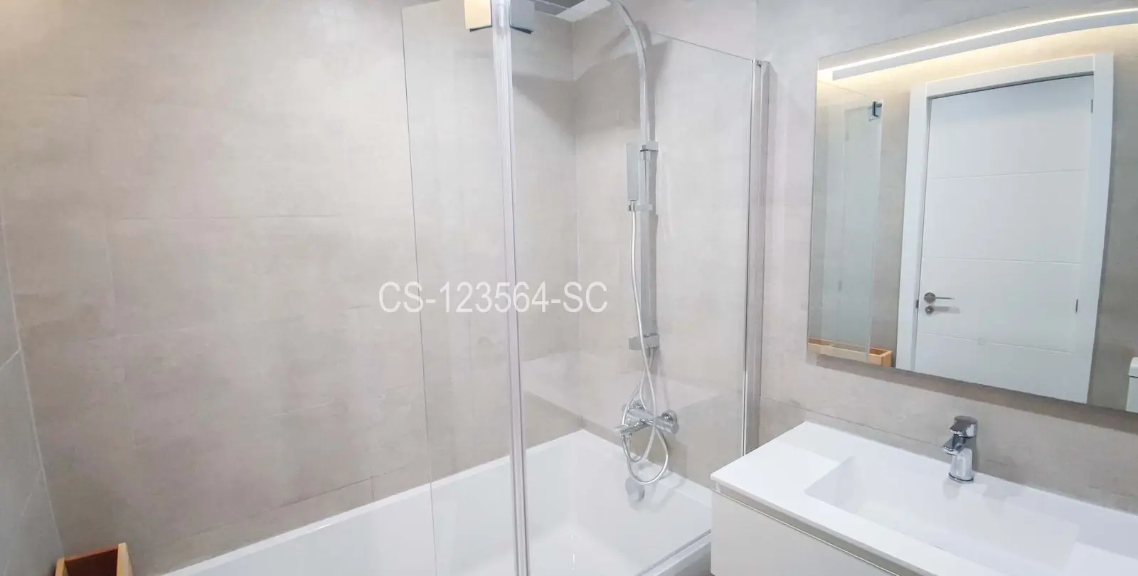 Sale of penthouse in Calahonda 32