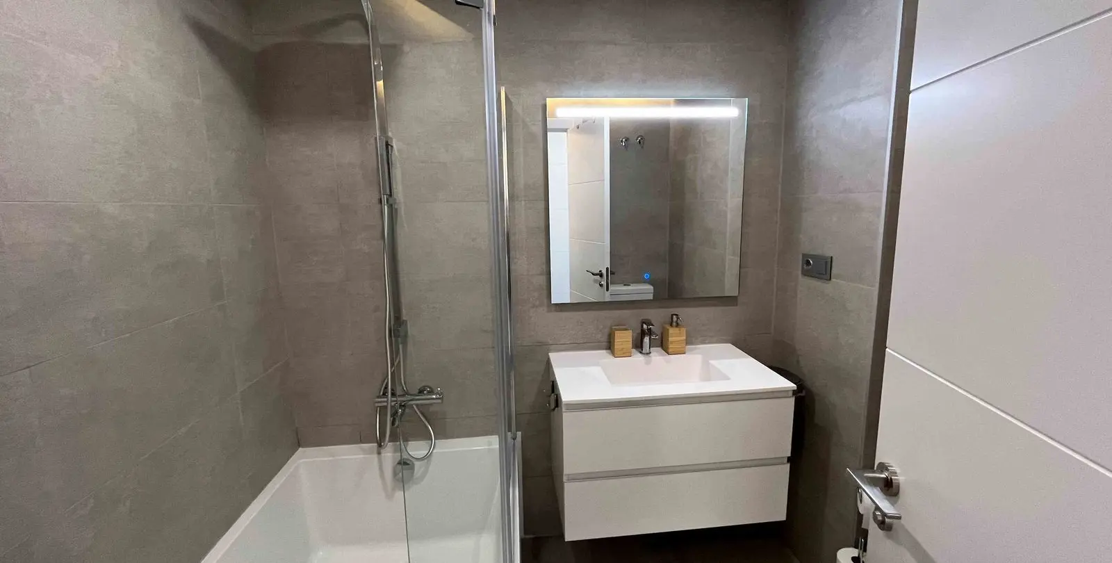 Sale of penthouse in Calahonda 33