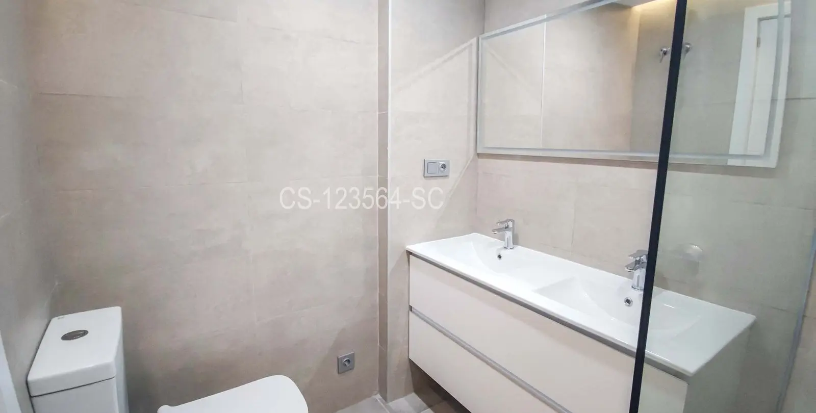 Sale of penthouse in Calahonda 40