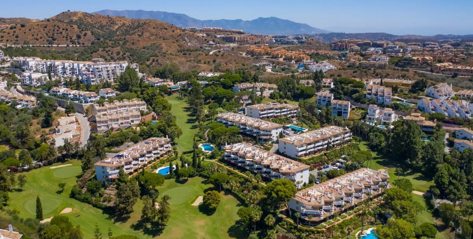 Sale of penthouse in Calahonda 49