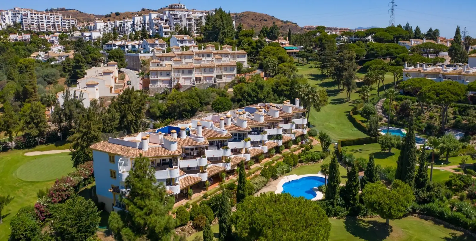 Sale of penthouse in Calahonda 52