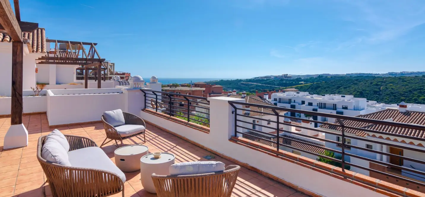 Sale of penthouse in Casares Playa 0