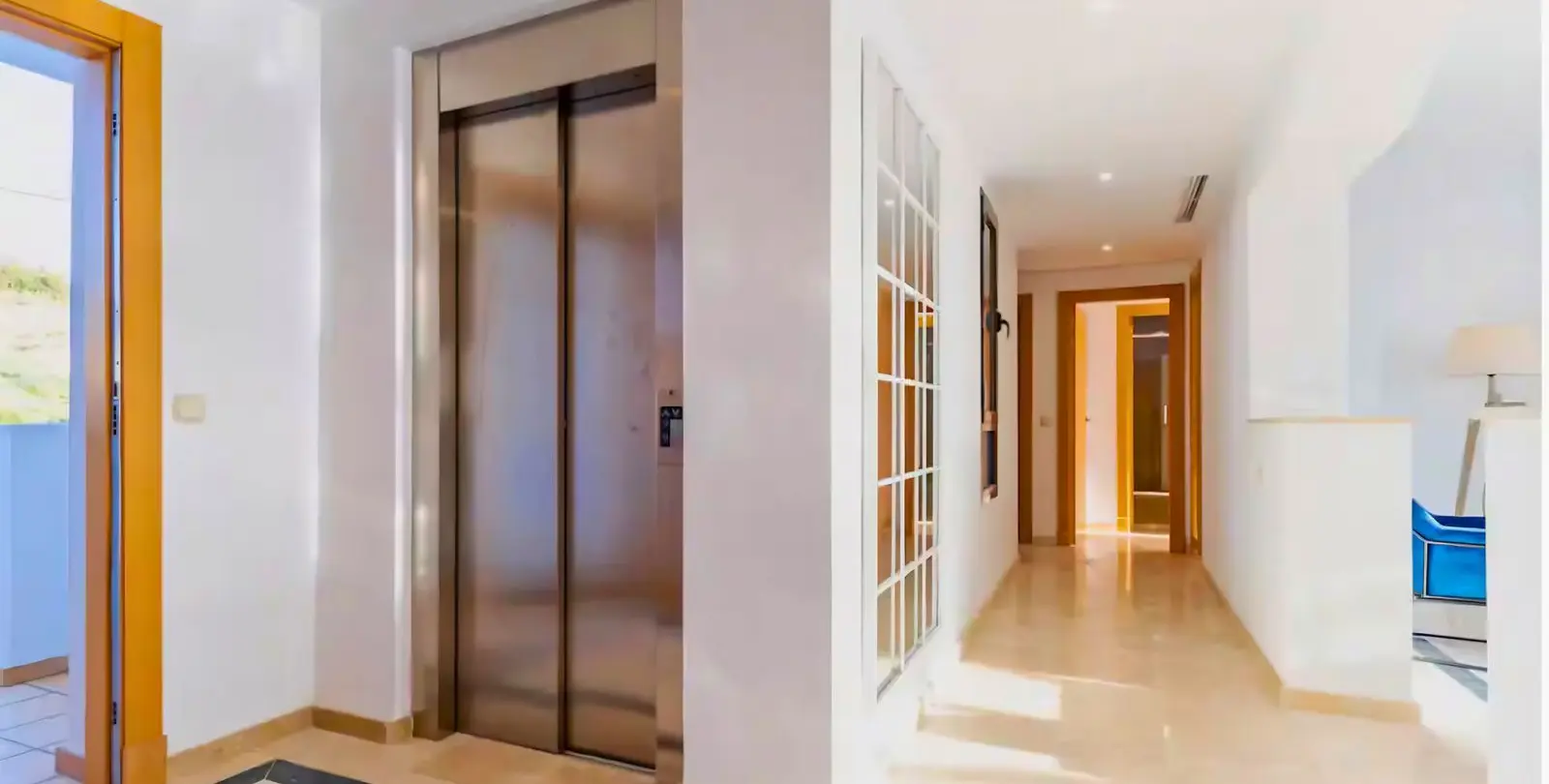 Sale of penthouse in Casares Playa 4