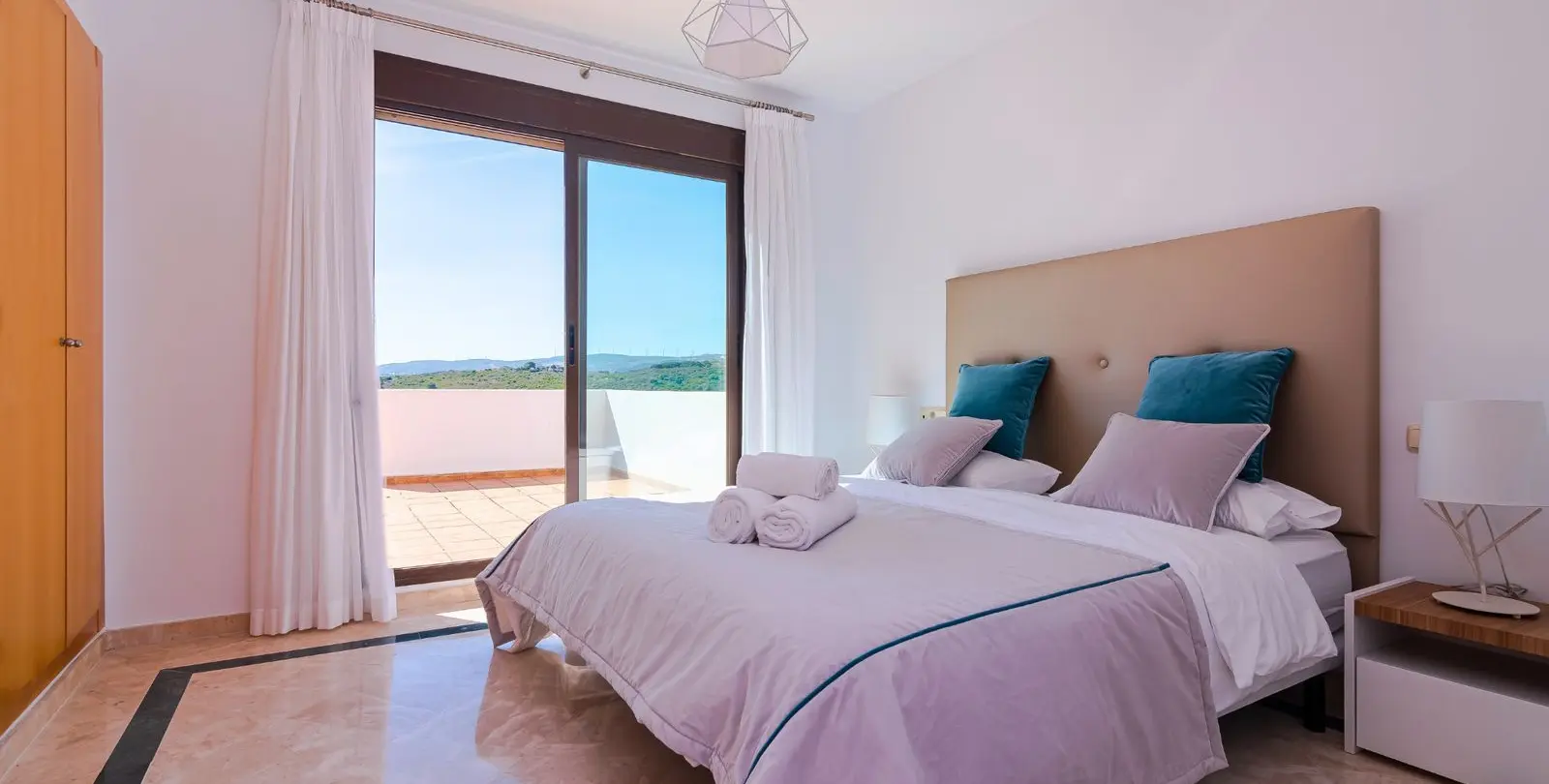 Sale of penthouse in Casares Playa 5
