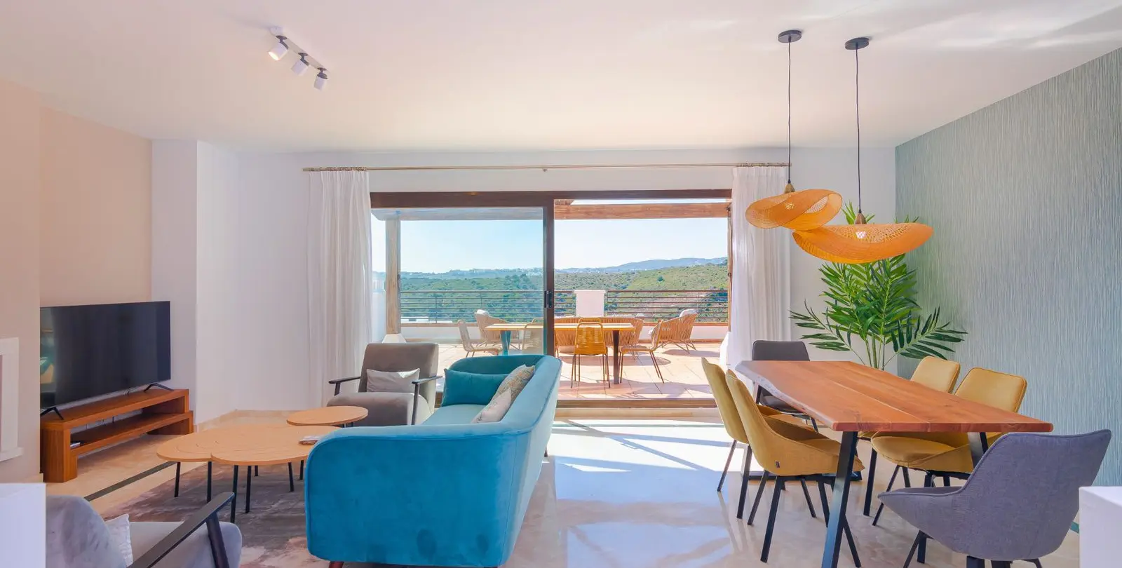 Sale of penthouse in Casares Playa 10