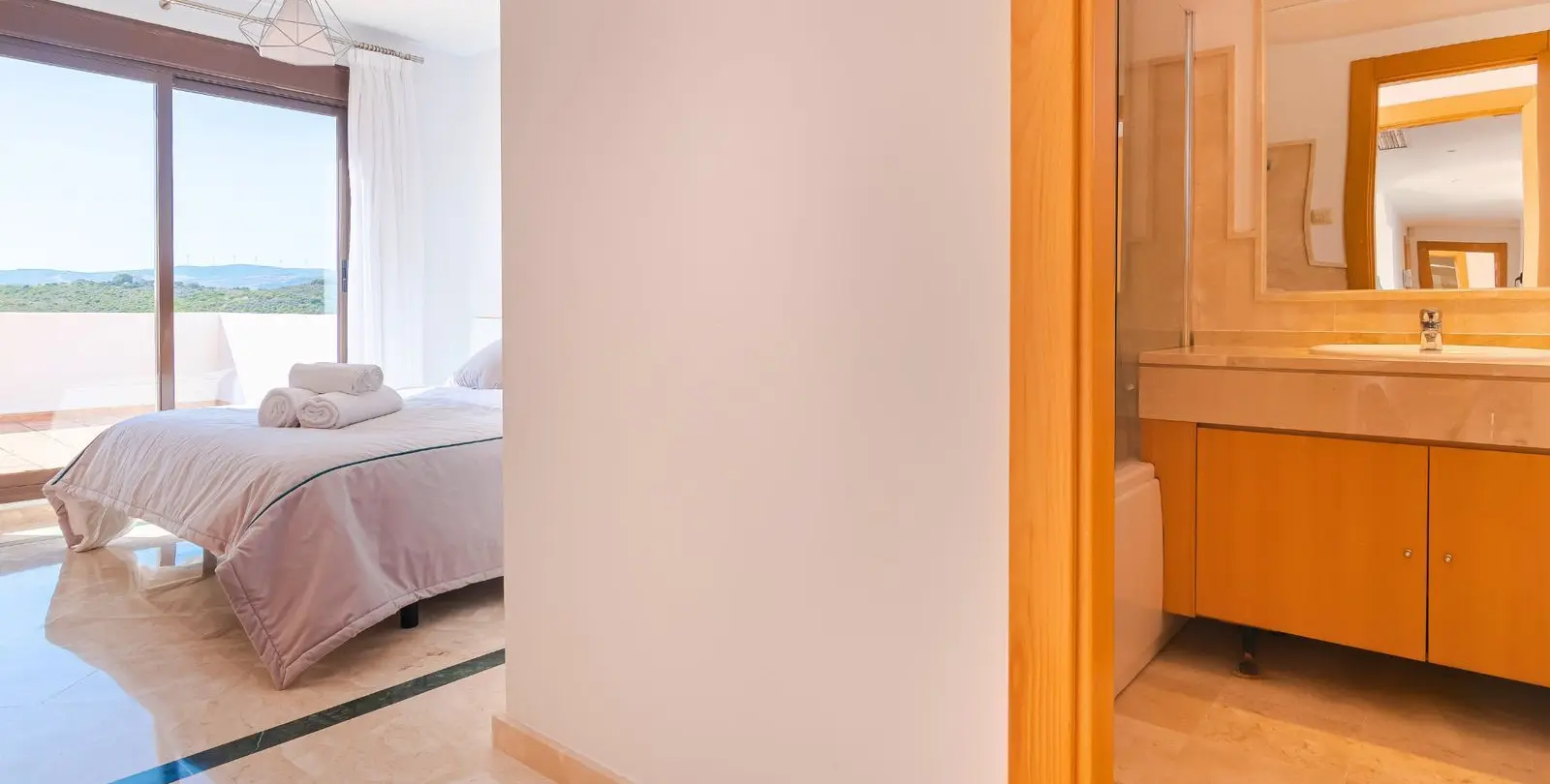 Sale of penthouse in Casares Playa 14