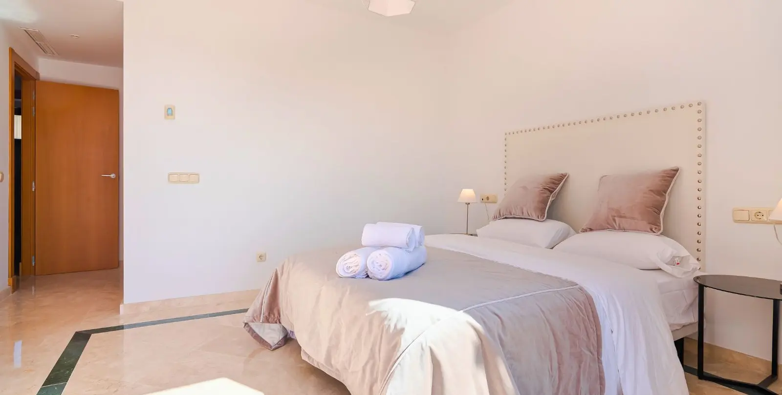Sale of penthouse in Casares Playa 18