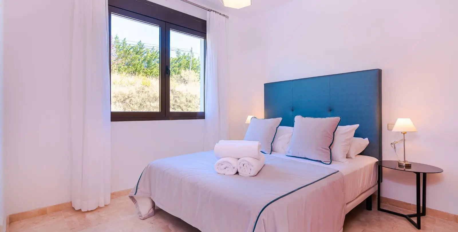 Sale of penthouse in Casares Playa 21